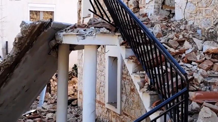 Video: Střední Řecko zasáhlo zemětřesení, tisíce lidí nocovaly venku